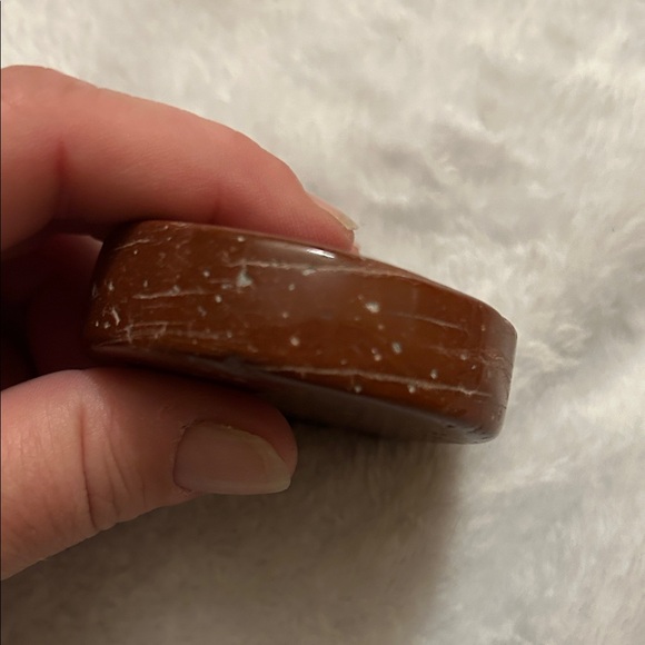 Elegant Brown Round Compact - Picture 3 of 4